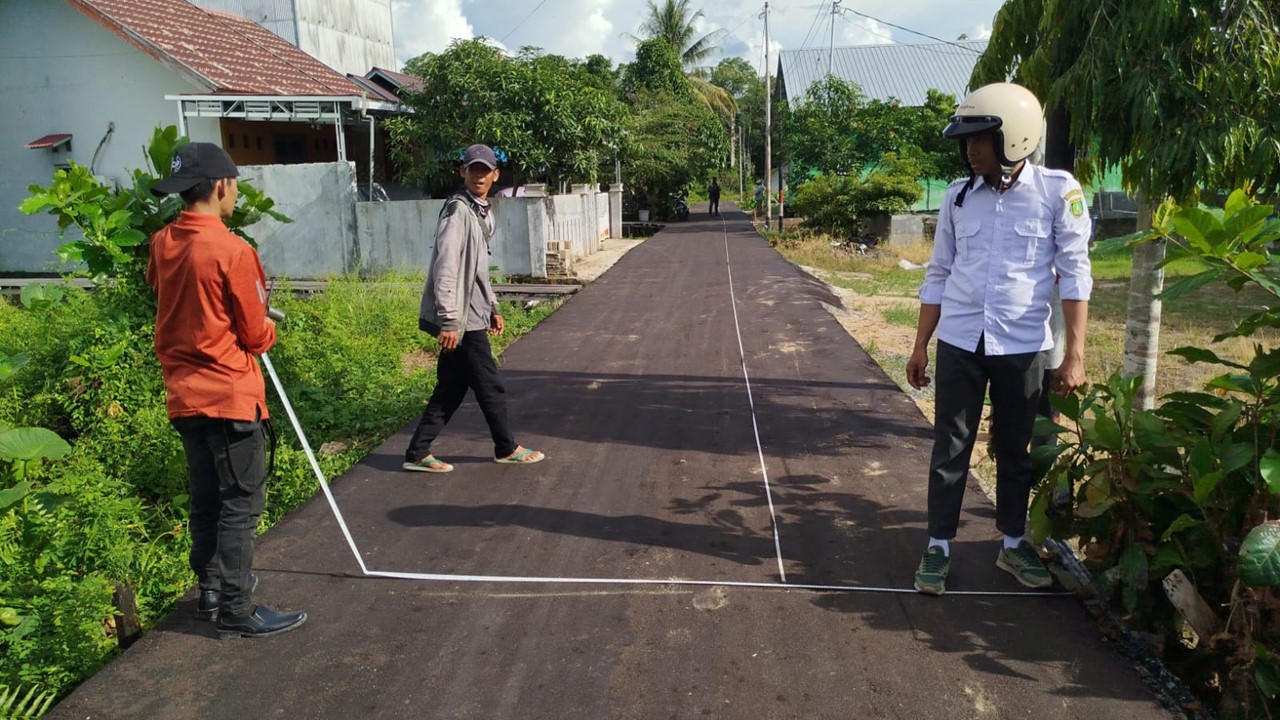 Tim Teknis Dinas Perkimtan Bersama Konsultan Lakukan Opname Fisik di Gang Darussalam, Kelurahan Buntok Kota